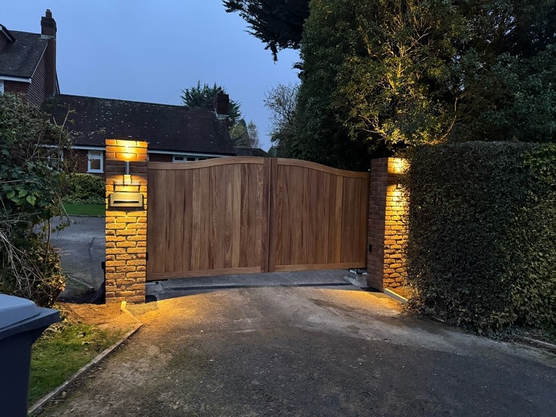 driveway gates with lights